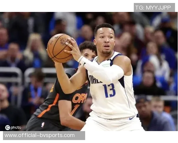 卡斯尔与文班训练赛中膝盖相撞受伤初步评估显示伤势并不严重 卡斯尔与文班训练赛中膝盖相撞受伤初步评估显示伤势并不严重