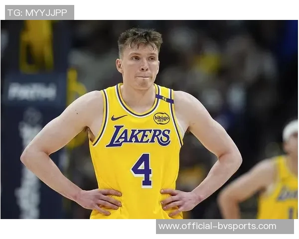 夸梅直言布朗尼在大学表现平平不及部分高中球员的潜力与实力 夸梅直言布朗尼在大学表现平平不及部分高中球员的潜力与实力