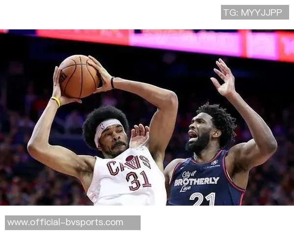 阿伦表现出色11投5中三分球命中率高达50贡献13分并有2篮板2助攻1抢断1盖帽