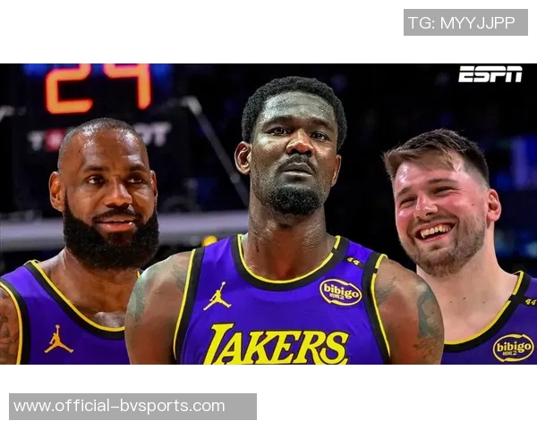 湖人训练热身艾顿与克内克特折返跑展现拼搏精神与团队默契 湖人训练热身艾顿与克内克特折返跑展现拼搏精神与团队默契