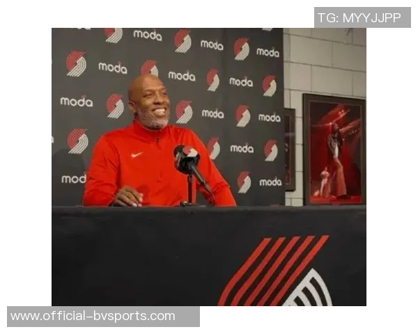 比卢普斯称赞杨瀚森展现出色比赛节奏与精彩表现 比卢普斯称赞杨瀚森展现出色比赛节奏与精彩表现