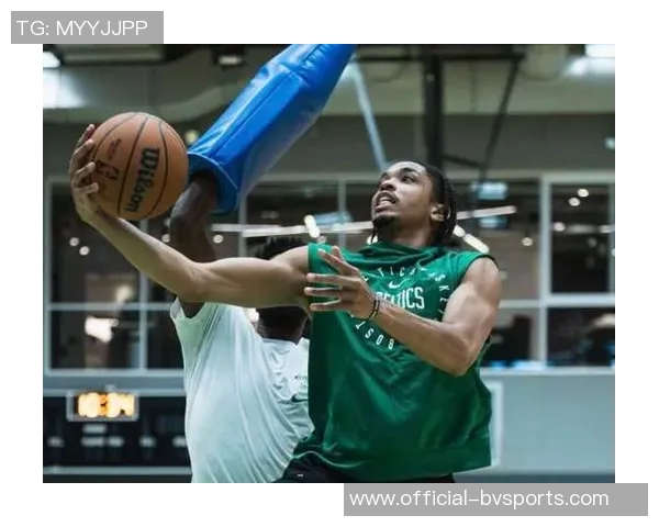 米诺特自信回应防守质疑坚信自己的全面能力超越短板认知 米诺特自信回应防守质疑坚信自己的全面能力超越短板认知