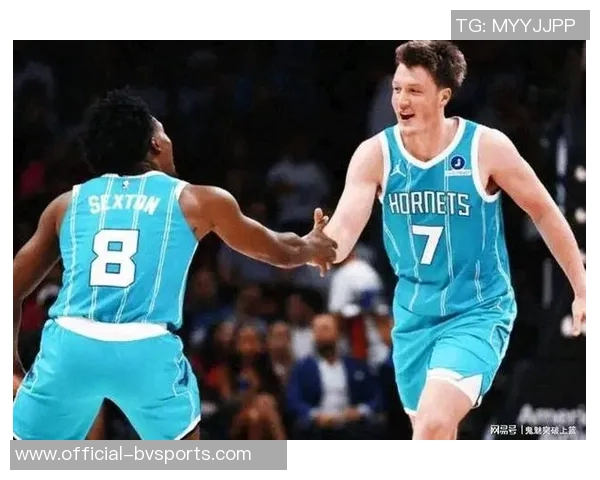 克尼佩尔表现出色助力球队胜利12投7中三分命中率高达55